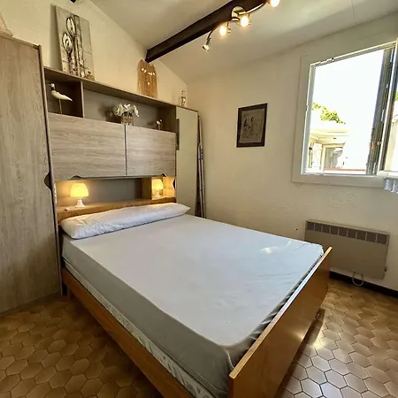 Cosy Avec Mezzanine, 6 Couchages, A 500m De La - St Cyprien - Fr-1-225d-168 Apartment